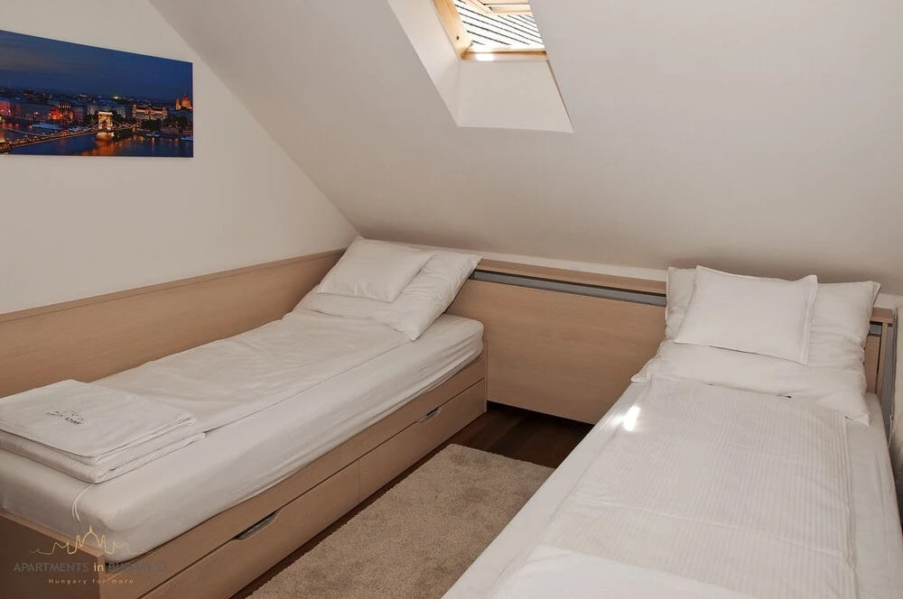 Andrassy2 Apartment - fireplace, A/C, free Wifi, city centre