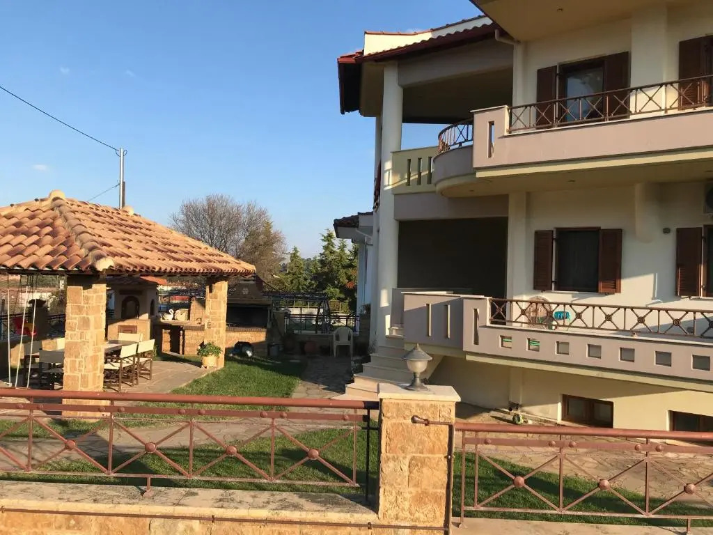 Paradise Apartments