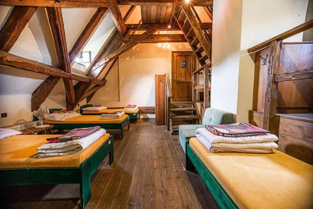 Hostel 99