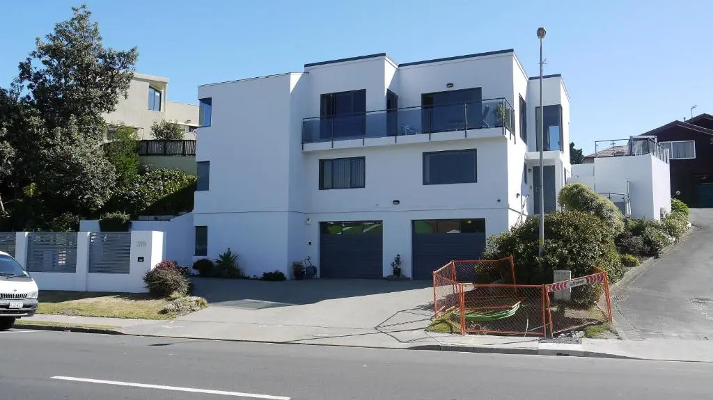 379 Kapiti