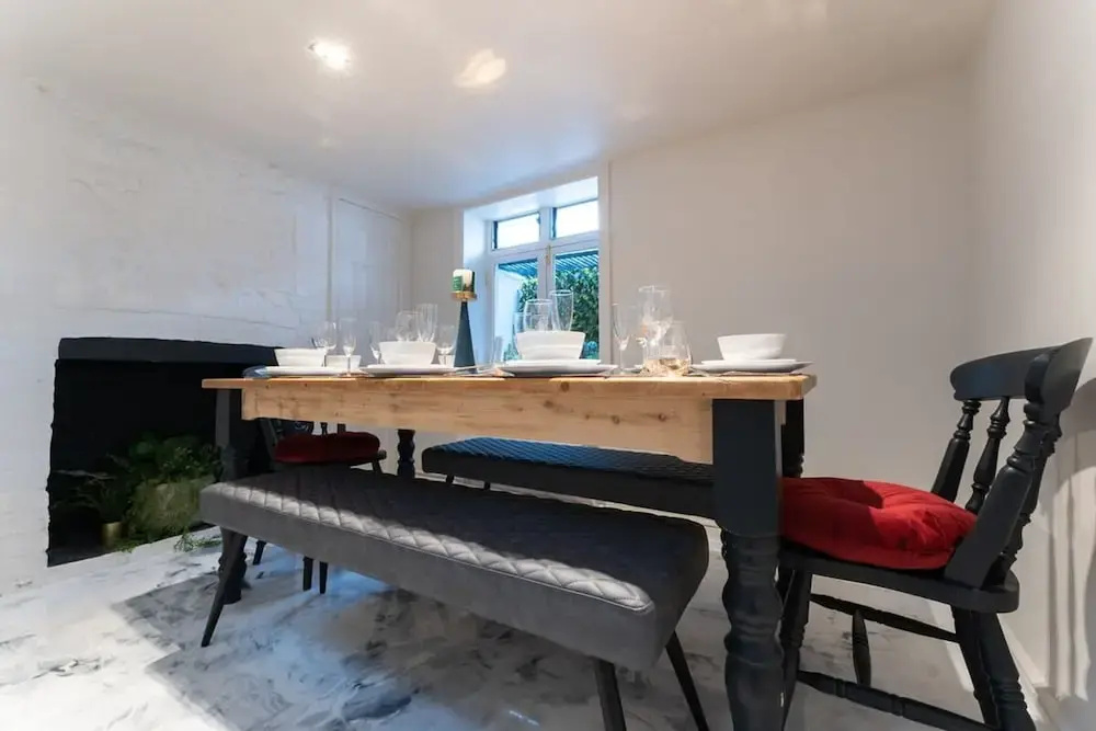 Host Stay Luxe on Margaret Street