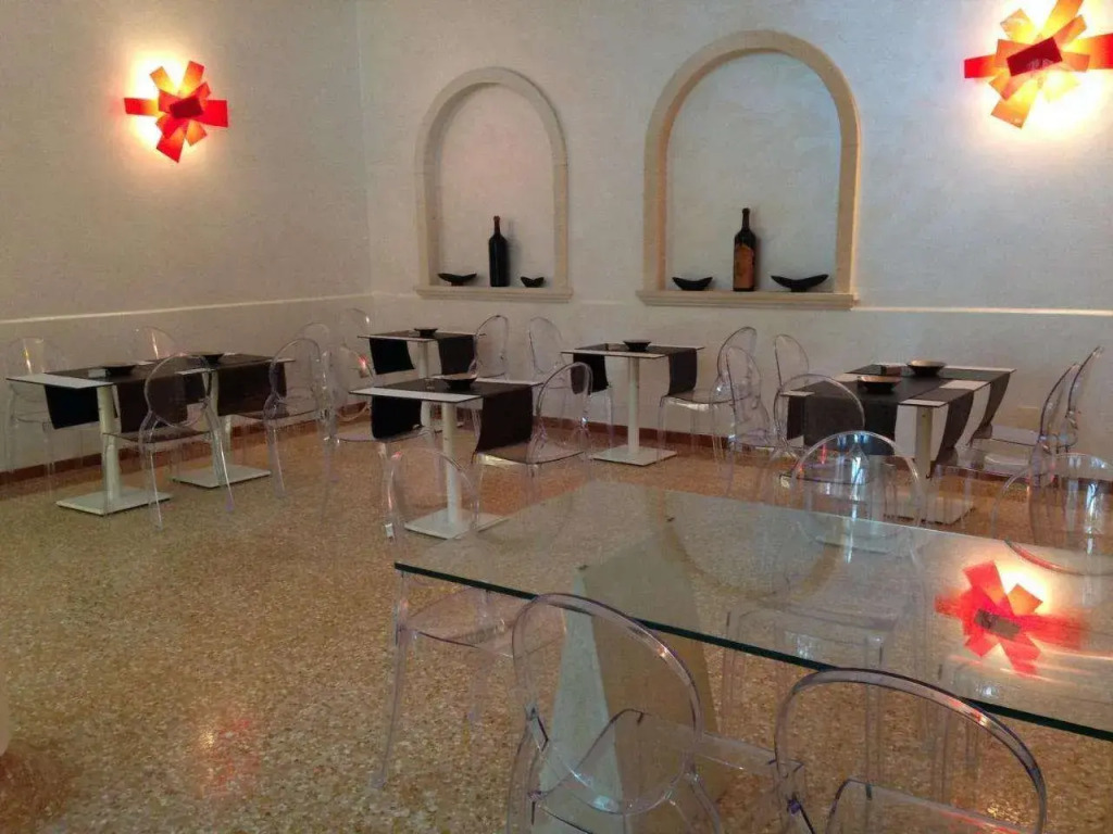 Momis Hotel