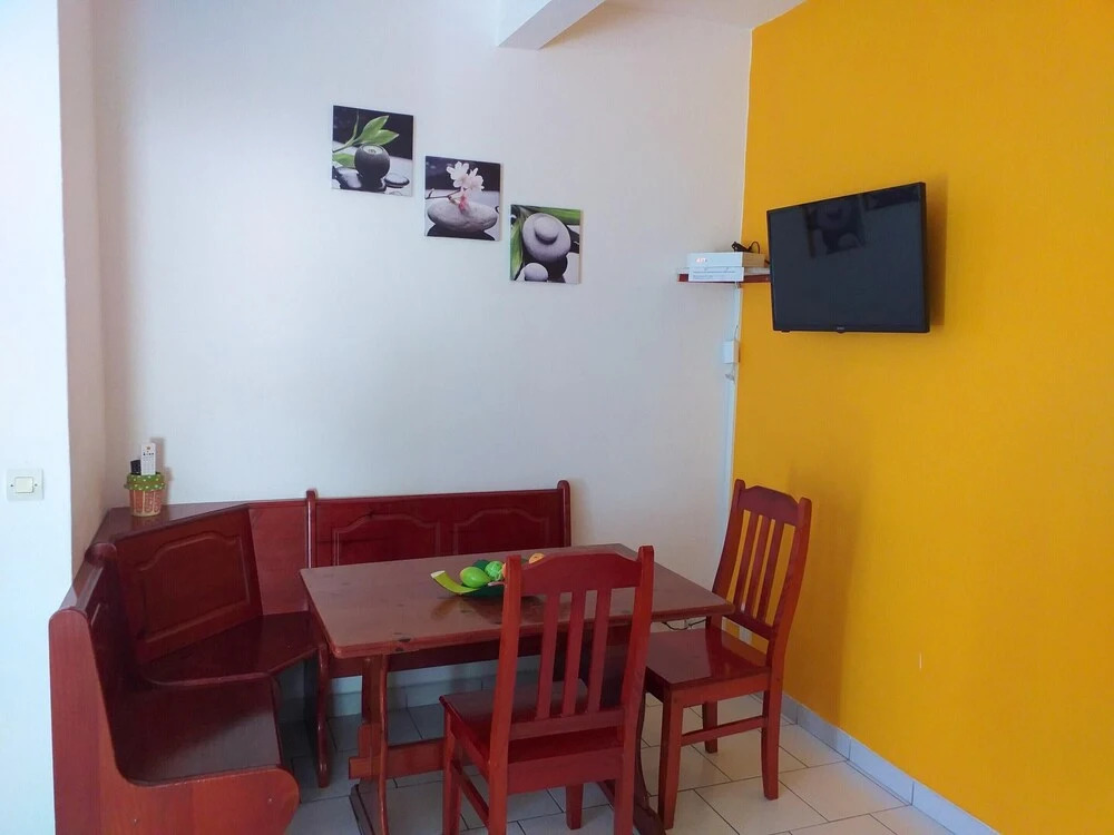 Apartment With one Bedroom in Le Gosier, With Enclosed Garden and Wifi - 3 km From the Beach