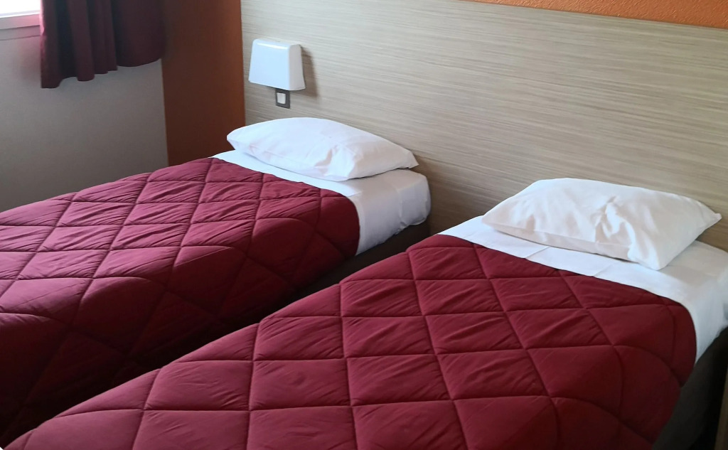 Hotel HubOne3 Istres
