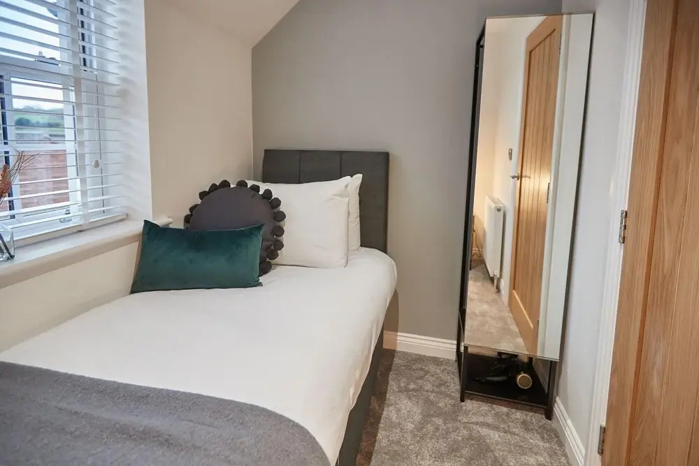 Host & Stay - Iburn House