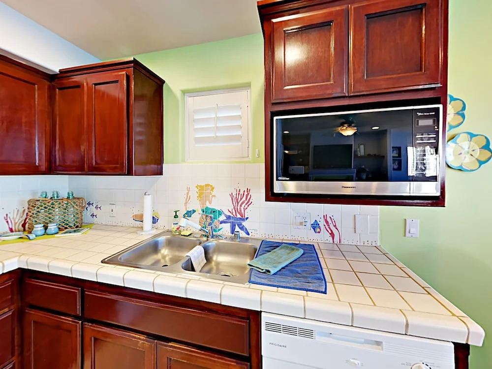 918 N The Strand Home 3 Bedrooms 3 Bathrooms Home