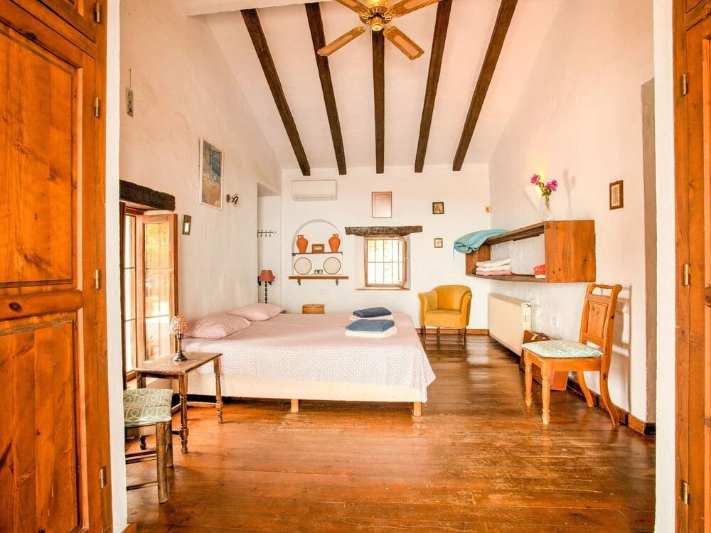 Completely Restored Beautiful 250-year-old Authentic Farm