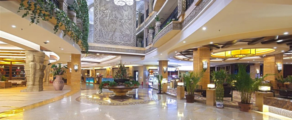 Cactus Resort Sanya by Gloria