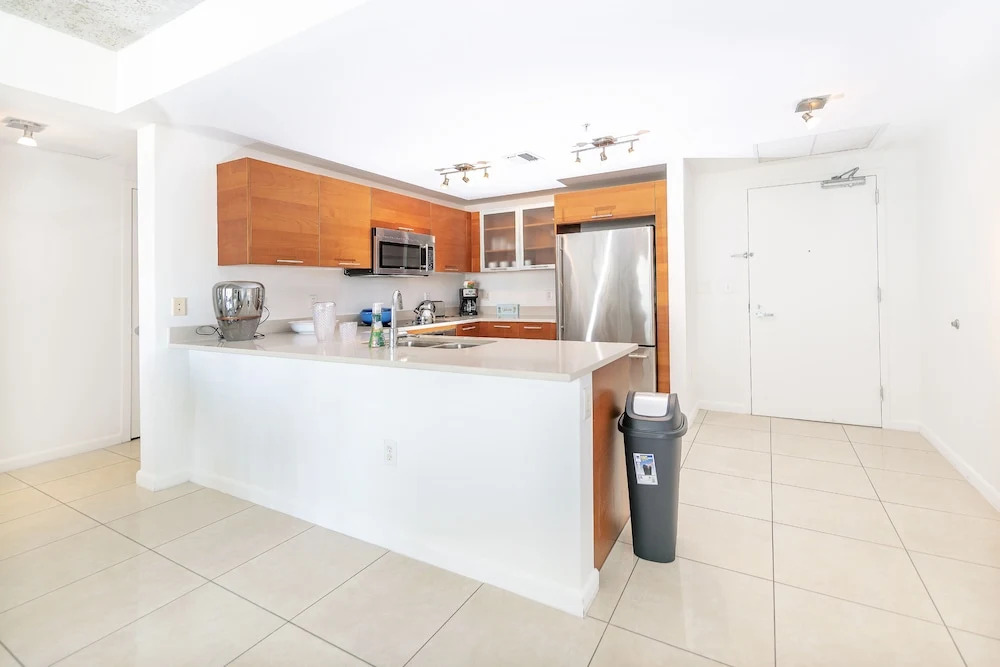 Miami World Rental - Midtown 820