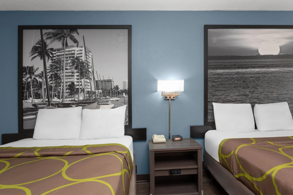 Super 8 Motel by Wyndham near Fort Lauderdale Arpt