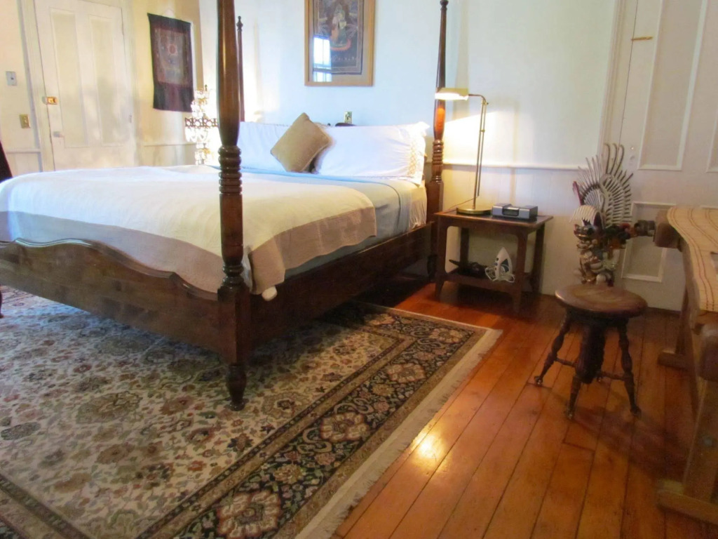26 Warren B&B