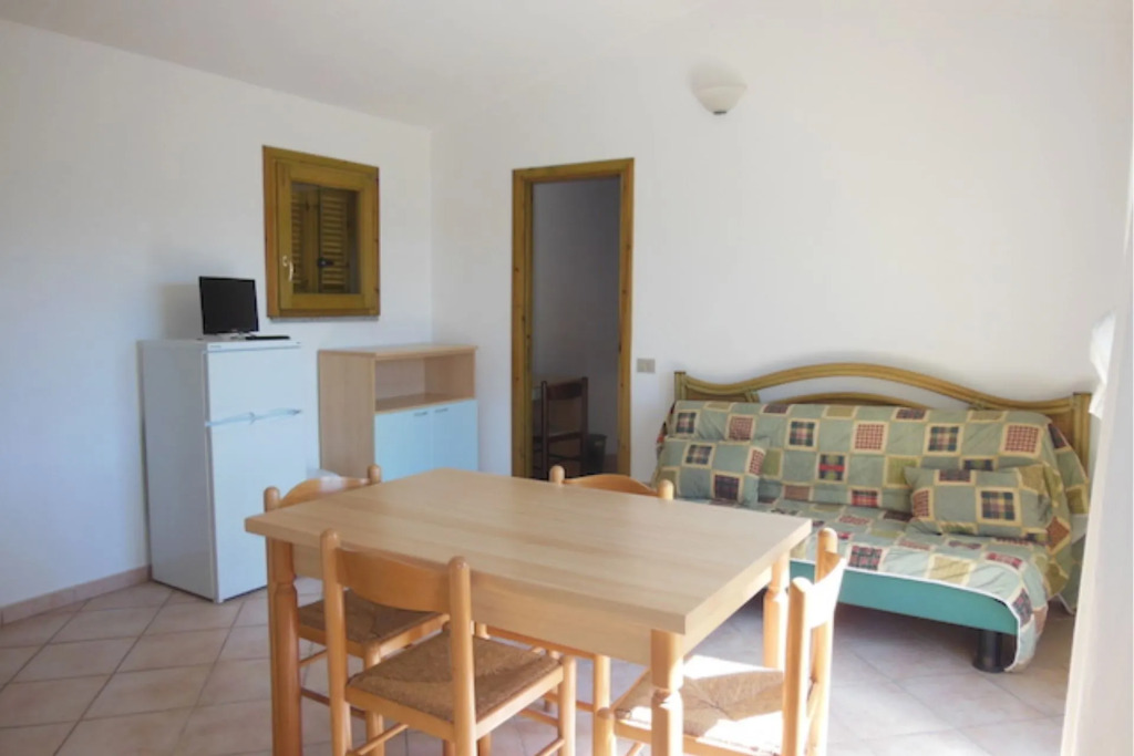 Two-room apartment in Porto Ottiolu very close to the marina.-Bilo Rosa Primo Piano