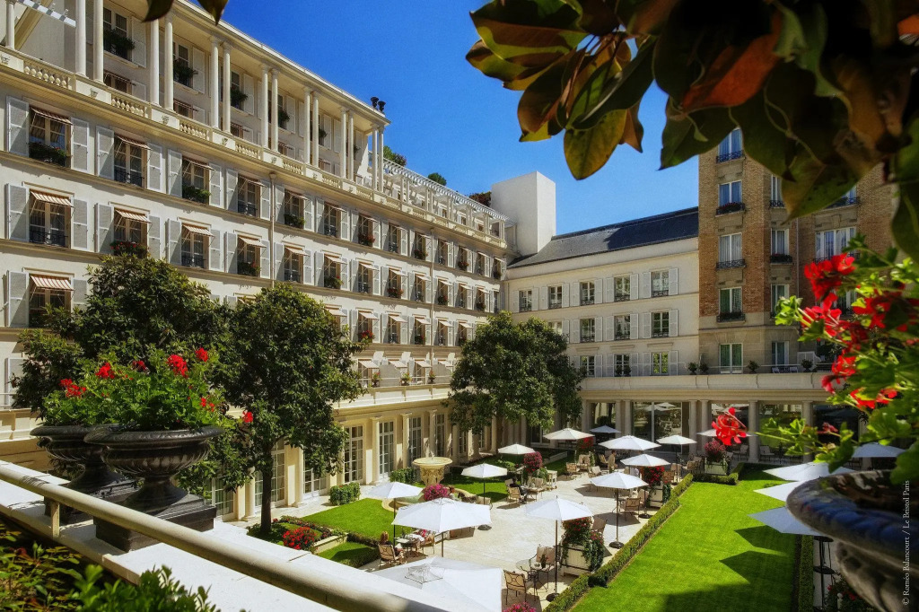 Отель Le Bristol Paris