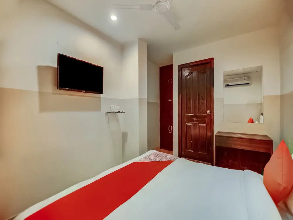 OYO 28461 Townhouse Royal Stay Inn