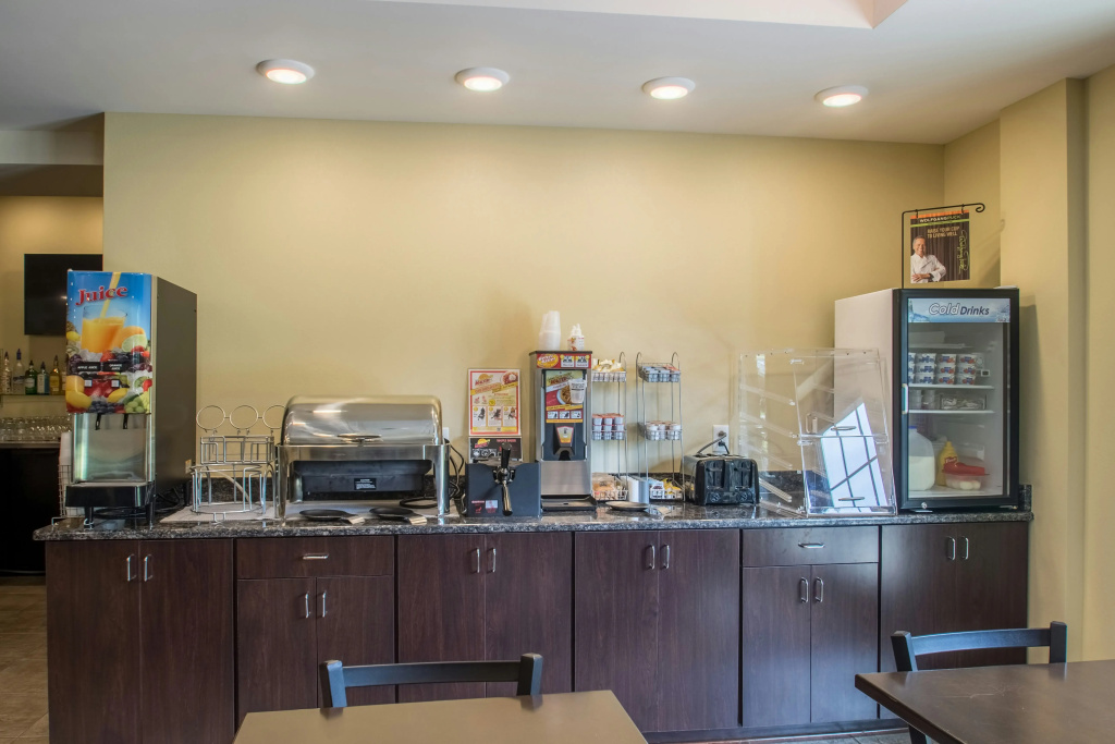 Creekstone Inn & Suites - St Marys