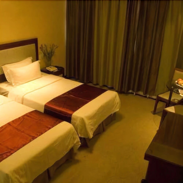 Hawaii Grand Hotel