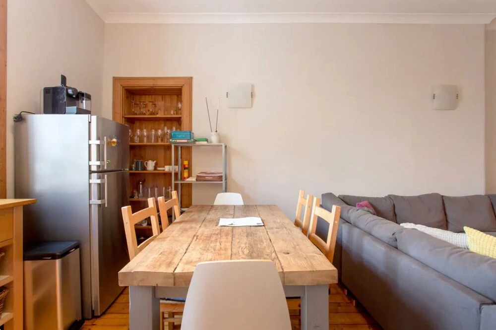 Spacious Traditional 3 Bedroom Flat in New Town