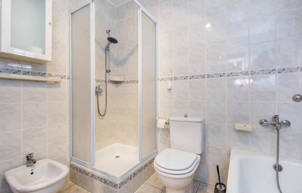 Beautiful Home in Jadranovo With Wifi and 2 Bedrooms
