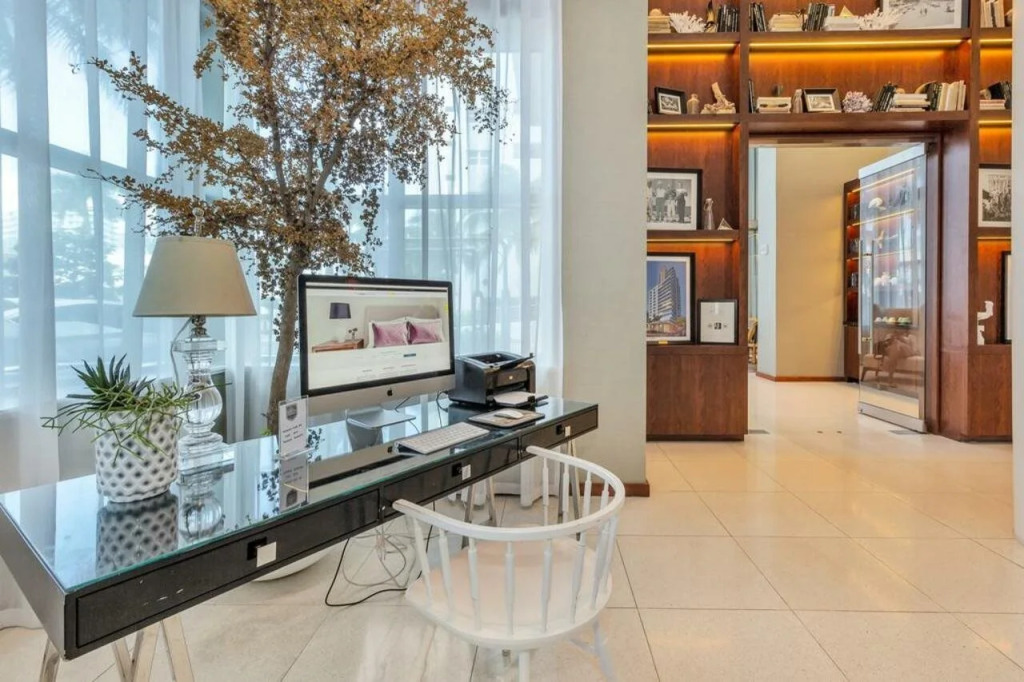 Dharma Home Suites Miami Beach at Monte Carlo