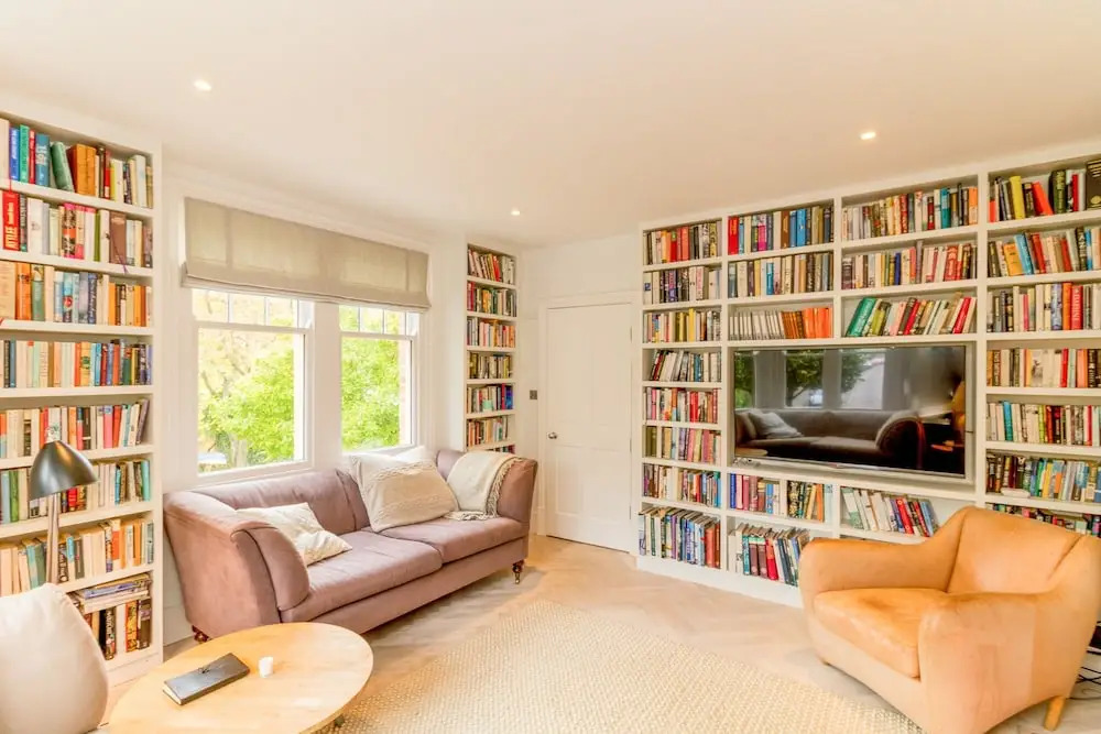 4 Bedroom Canalside Family Home in Oxford