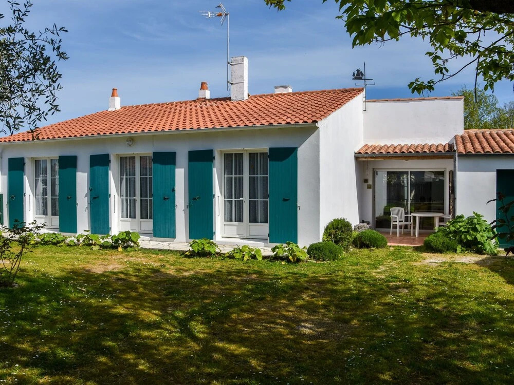 Spacious Holiday Home Near Sea in Loix