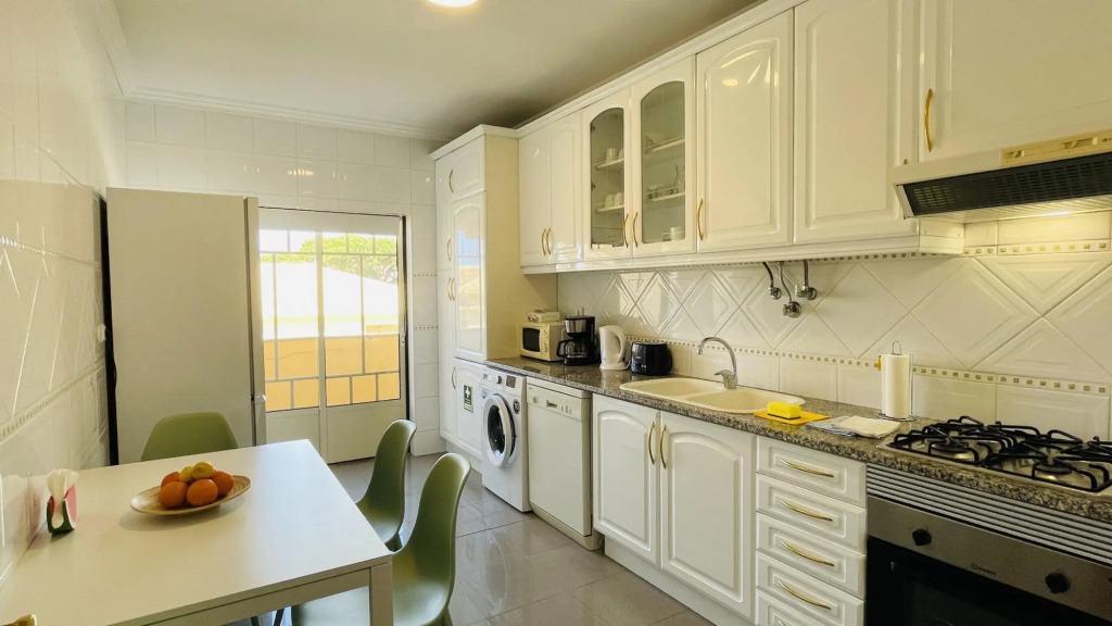 Bicos 303 by Check-in Portugal