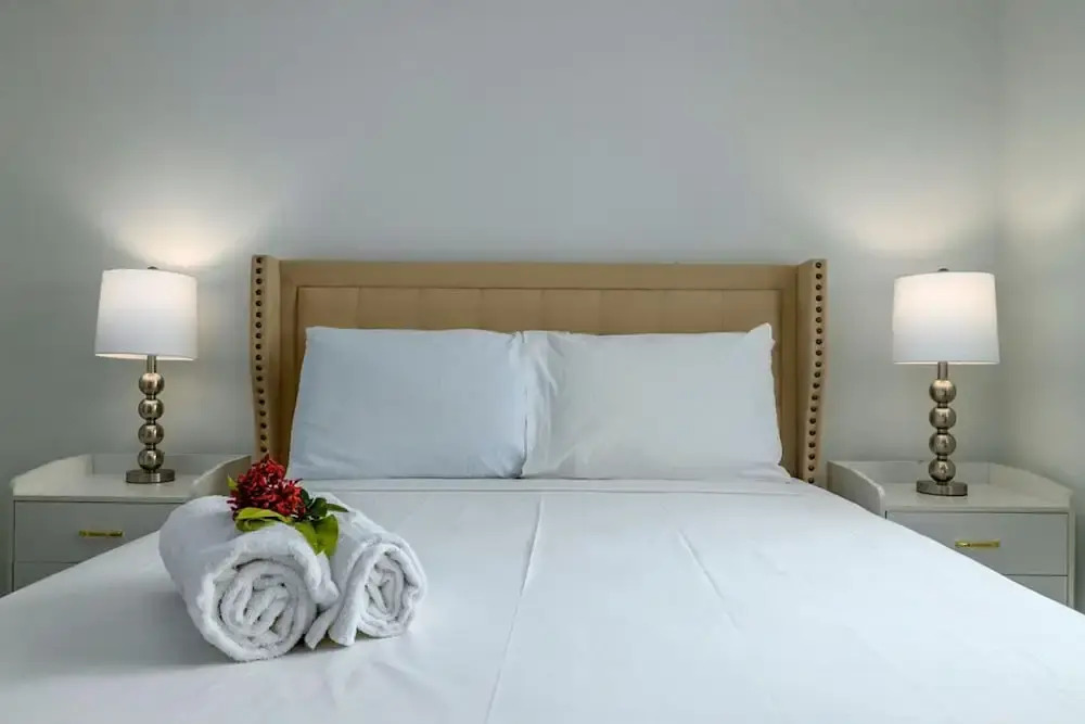 NEW 5BR Villa w Privatepool 3min to Eagle Beach