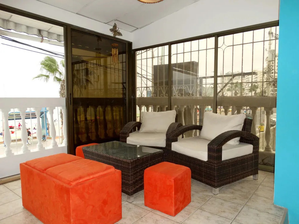 Chescos Hotel