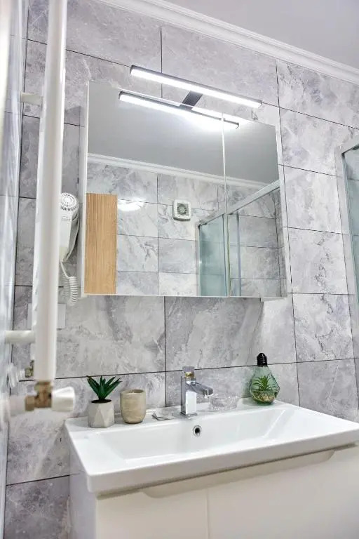 Garsoniera Alegria Solid House