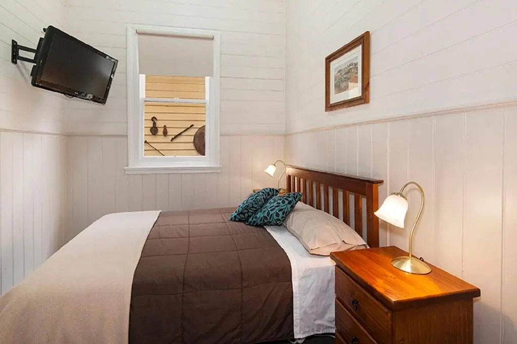 Royal Hotel Snake Valley
