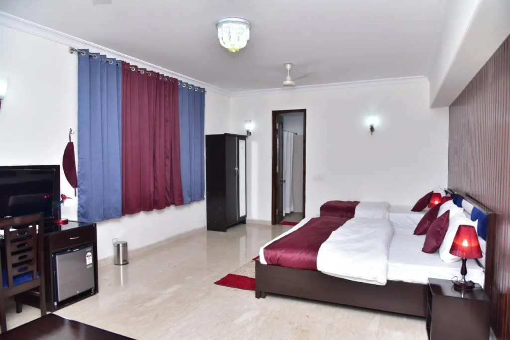Nook Inn & Suites - 2 Min Walk From MG ROAD METRO