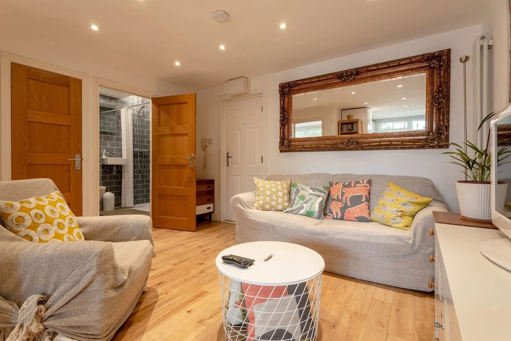 1 Bedroom Apartment Near South Bank