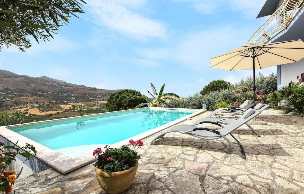 Beautiful Home in Castellammare d. Golfo With Wifi, Private Swimming Pool and Outdoor Swimming Pool
