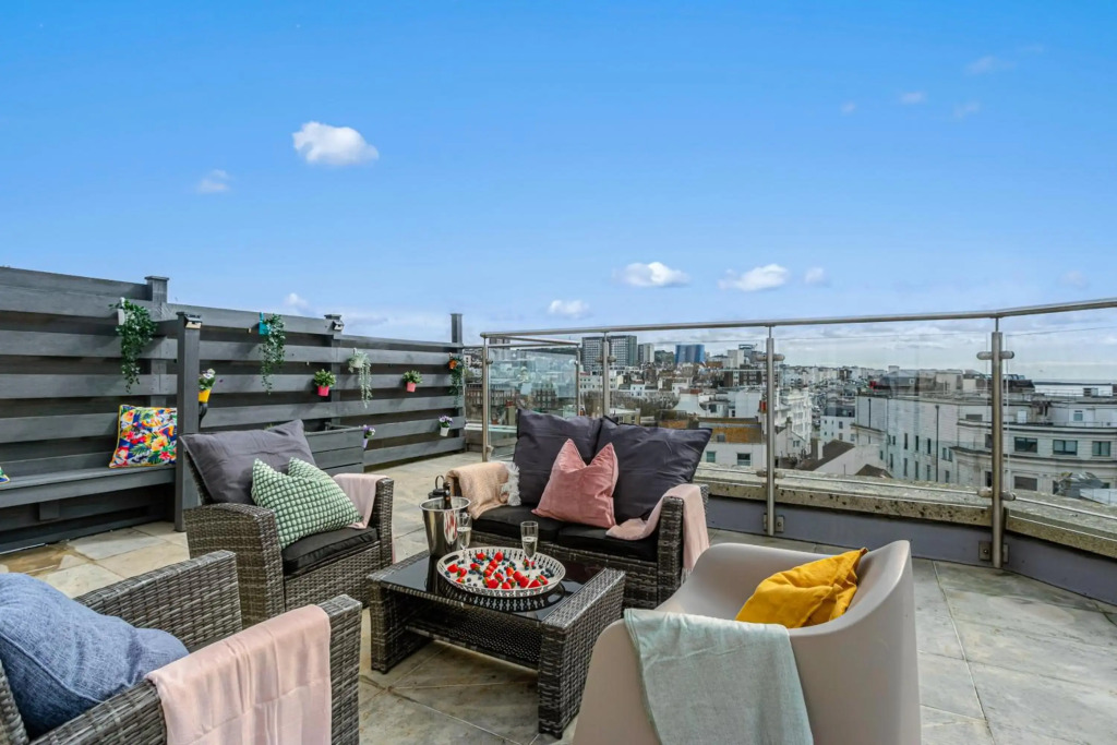 Green Diamond by Creatick Apartments