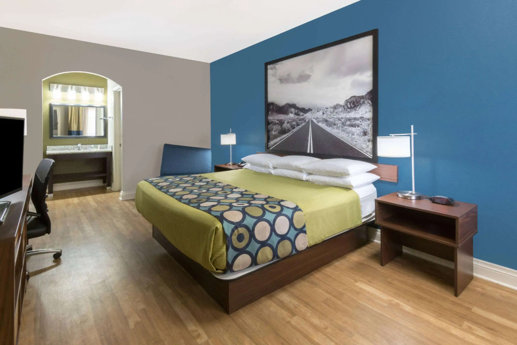 Super 8 by Wyndham San Antonio Near Fort Sam Houston