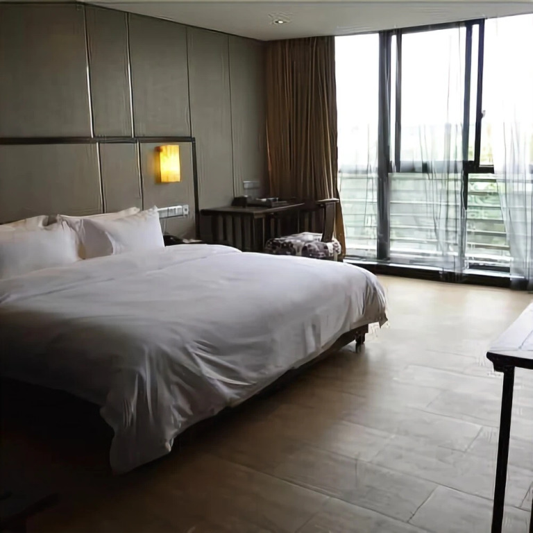 9 Hotel