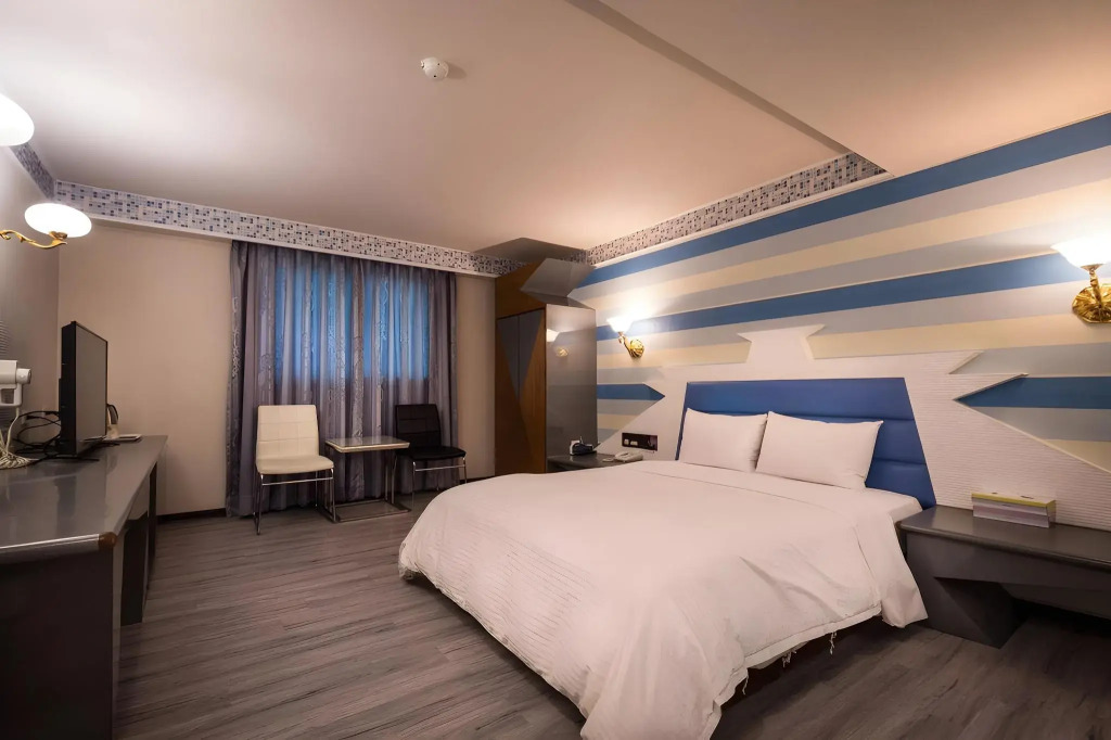 Golden Phoenix Hotel