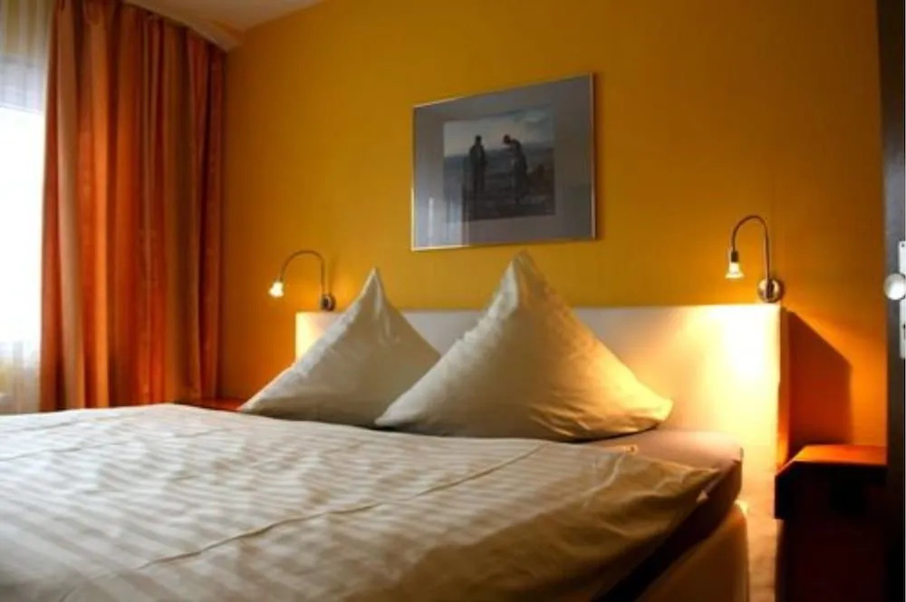 Hotel Bitzer Backnang Zentrum 24h Check In Frühstück zubuchbar gratis Parkplätze