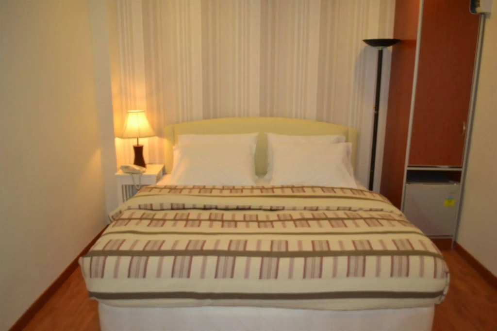 Golden Suites Hotel