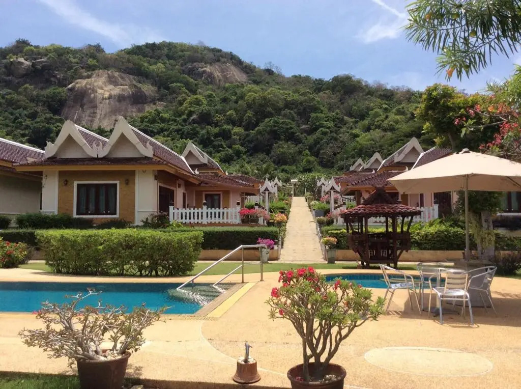 Thirty Degrees in February, Khao Tao, Hua Hin