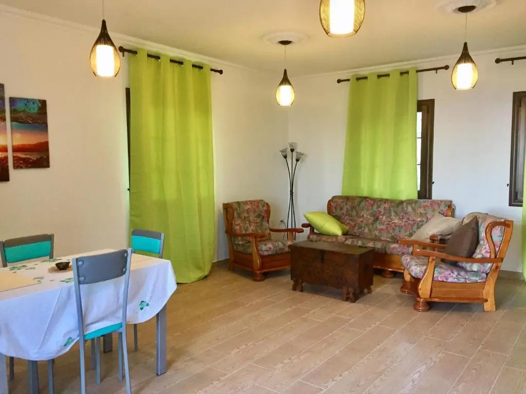 Costa Este House