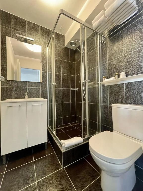 Neuilly Park Hotel