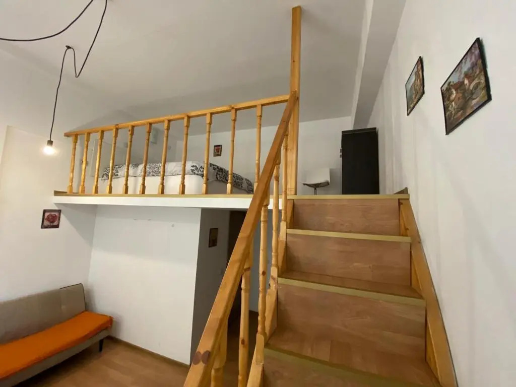 Studio Piata Amzei NR.1 (8 A)
