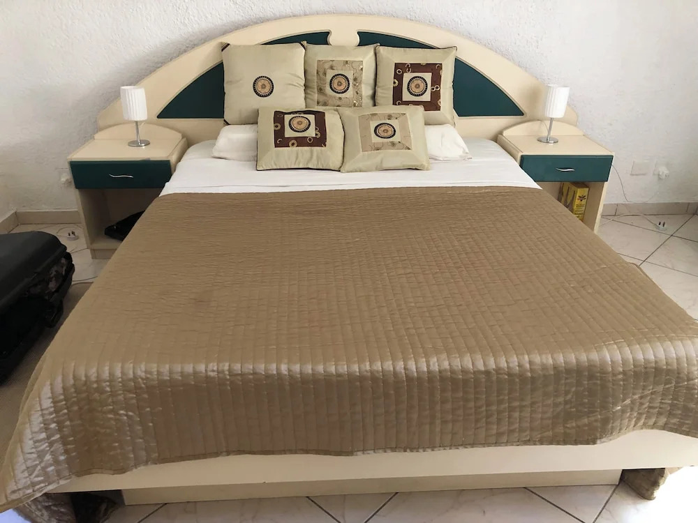 Lovely Apartment in Flic en Flac, Close to the Lovely Beach and all Amenities