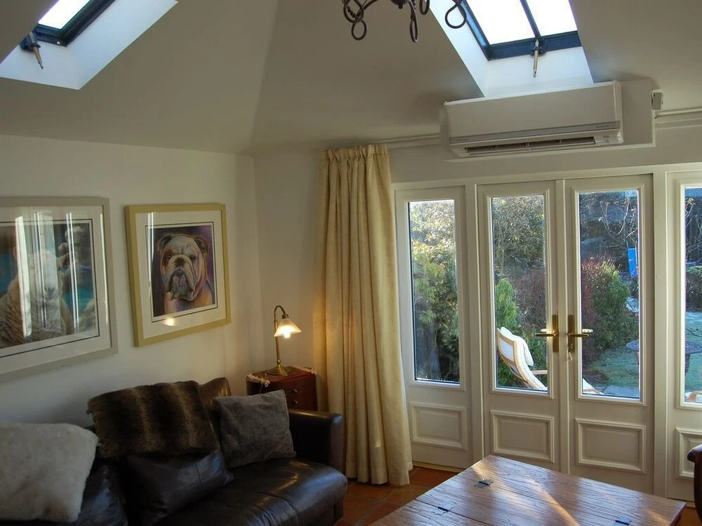 XV Albert Place