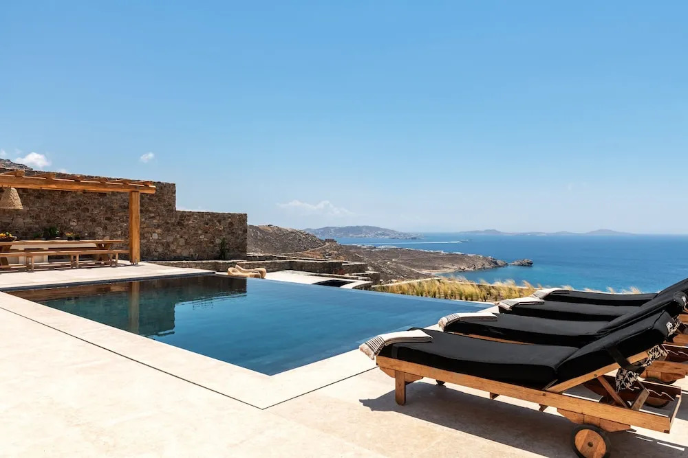 Breathtaking 5 Bedroom Villa With Private Pool