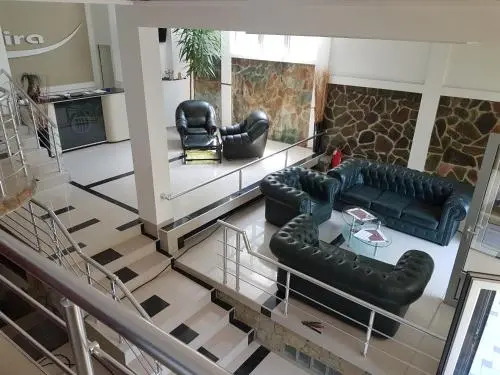 Lira Inn