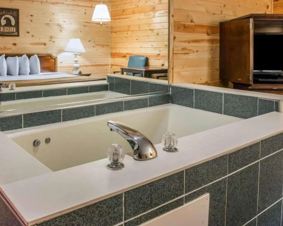 Mackinac Lodge