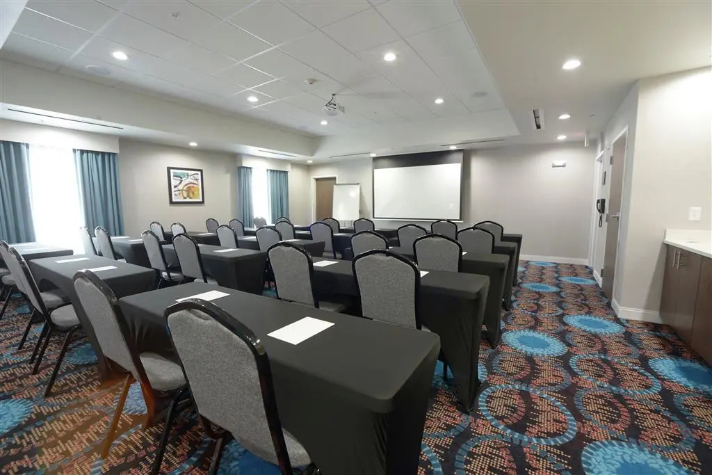 Hampton Inn & Suites Oklahoma City Airport