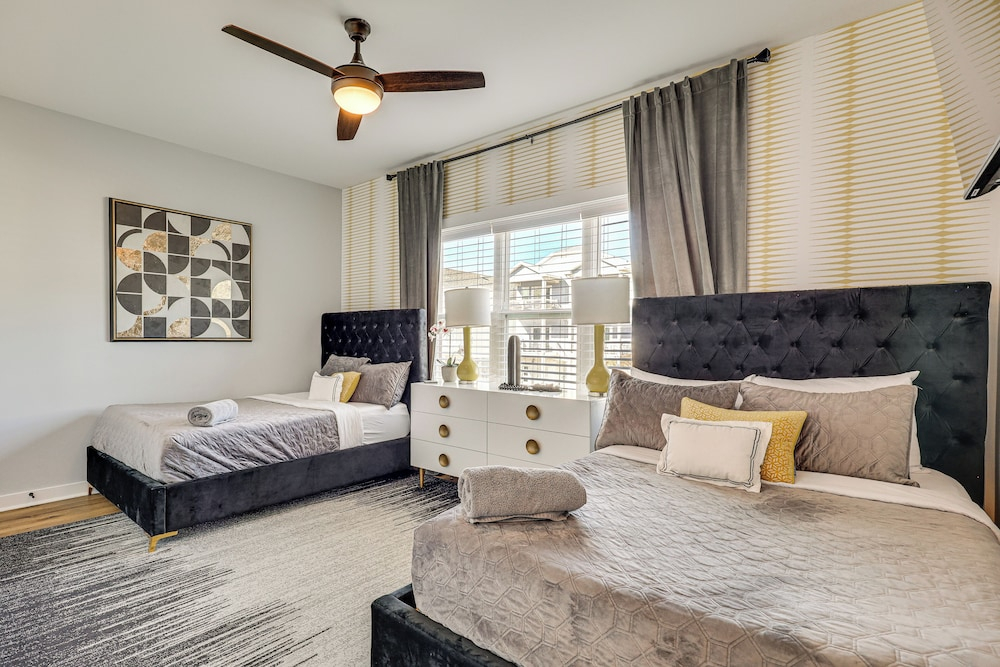 Sun, Surf & Group Fun in Carolina Beach! Luxe Home